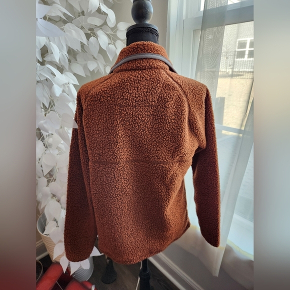 Carhartt Brown and Gray Relaxed Fit Fleece Pullover Womens Size Small NWT - Picture 5 of 8